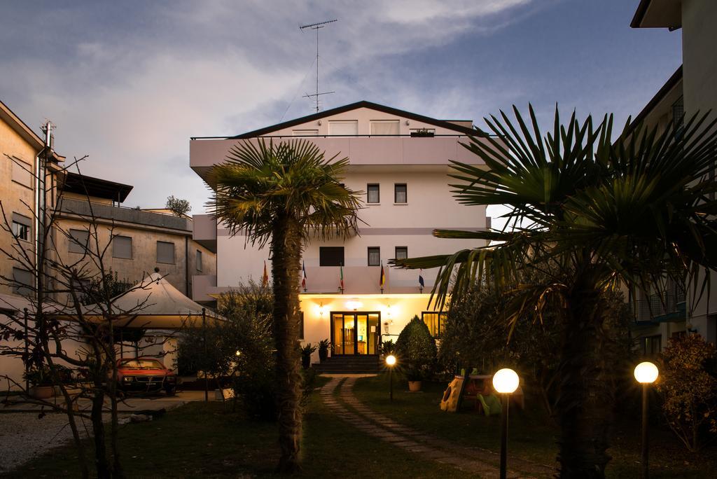 Albergo Ridente リド・ディ・イエゾロ エクステリア 写真